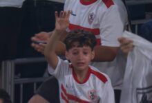 تركي آل الشيخ يفاجئ طفل الزمالك الباكي .. شاهد