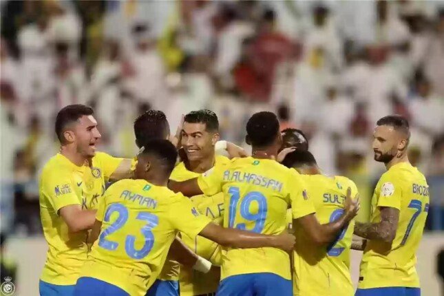 الجمهور اقتحم غرفة ملابس اللاعبين.. النصر السعودي يصدر بياناً تفصيلياً