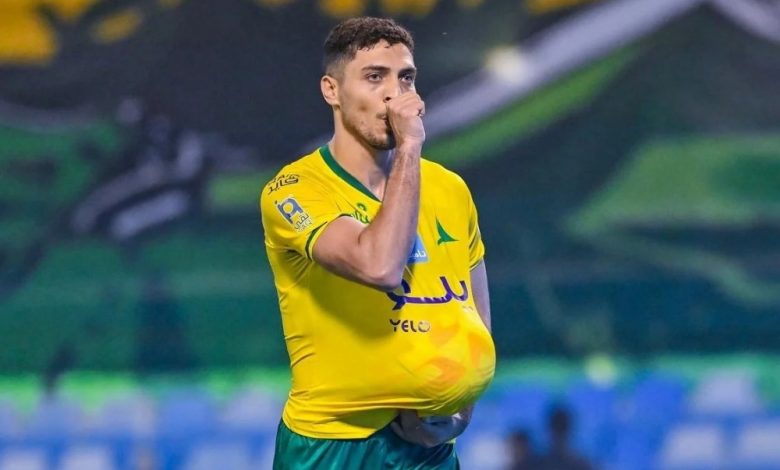 دونيس يعلن غياب محمد شريف عن مباراة الهلال والخليج