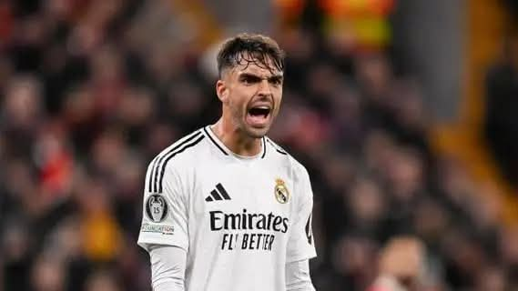 ريال مدريد هادئاً بشأن تجديد عقد نجم الفريق